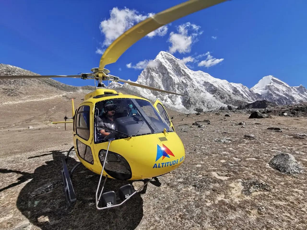 Everest Base Camp Helicopter Tour — photo 3