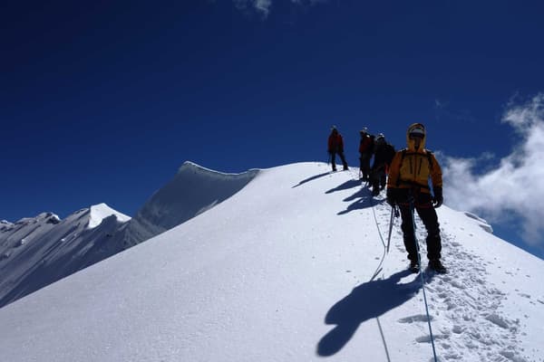 Pisang Peak Climbing — photo 1