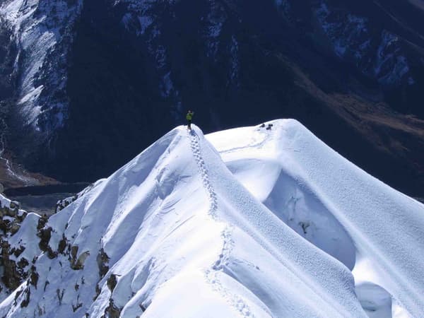 Lobuche Peak Climbing — photo 1