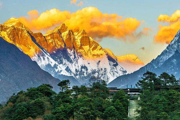 Everest Panorama Trek with Helicopter Tour