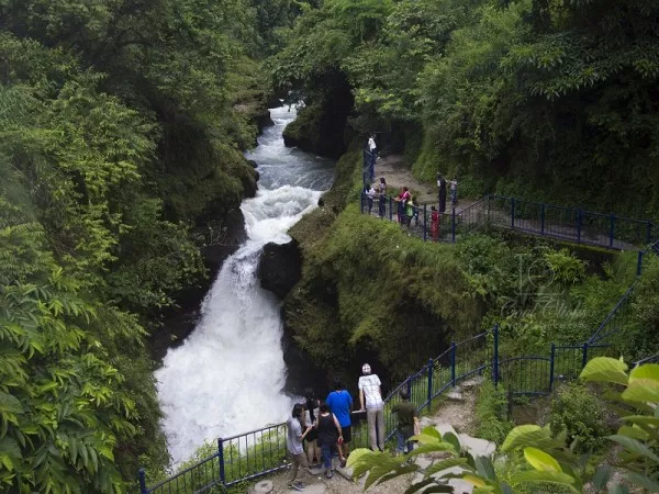 KATHMANDU - POKHARA LUXURY TRIP AND TREK TO AUSTRALIAN BASE CAMP